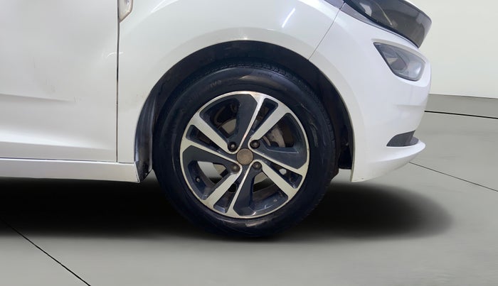 2023 Tata ALTROZ XZ DIESEL, Diesel, Manual, 57,043 km, Right Front Wheel