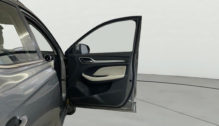 2022 MG ASTOR SHARP 1.5 CVT, Petrol, Automatic, 29,363 km, RHS Front Door