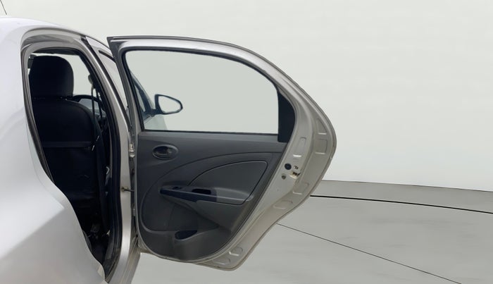 2013 Toyota Etios G, Petrol, Manual, 1,29,814 km, RHS Rear Door