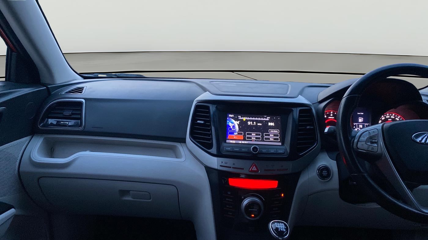 2019 Mahindra XUV300 W8 1.2 PETROL, Petrol, Manual, 80,467 km, Air Conditioner