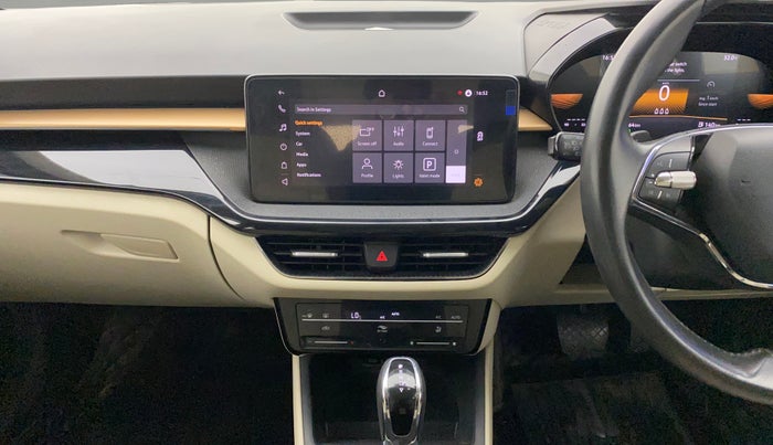 2024 Skoda SLAVIA STYLE 1.0L TSI AT, Petrol, Automatic, 26,163 km, Air Conditioner