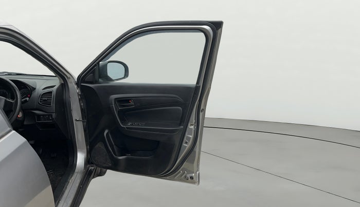 2020 Maruti Vitara Brezza LXI, Petrol, Manual, 59,889 km, RHS Front Door