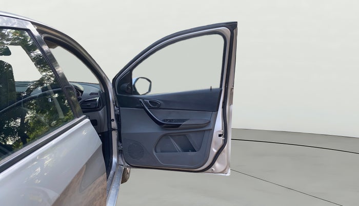 2017 Tata TIGOR XT PETROL, CNG, Manual, 37,080 km, RHS Front Door