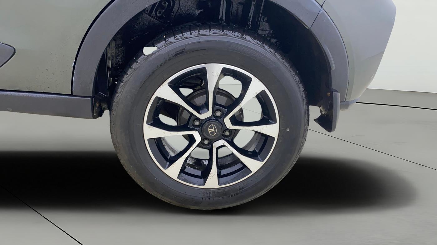 2021 Tata NEXON XZ PLUS DIESEL, Diesel, Manual, 1,29,954 km, Left Rear Wheel