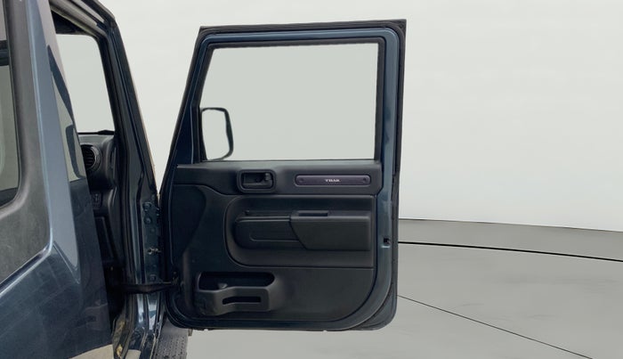 2022 Mahindra Thar LX PETROL HT 4WD AT, Petrol, Automatic, 15,336 km, RHS Front Door