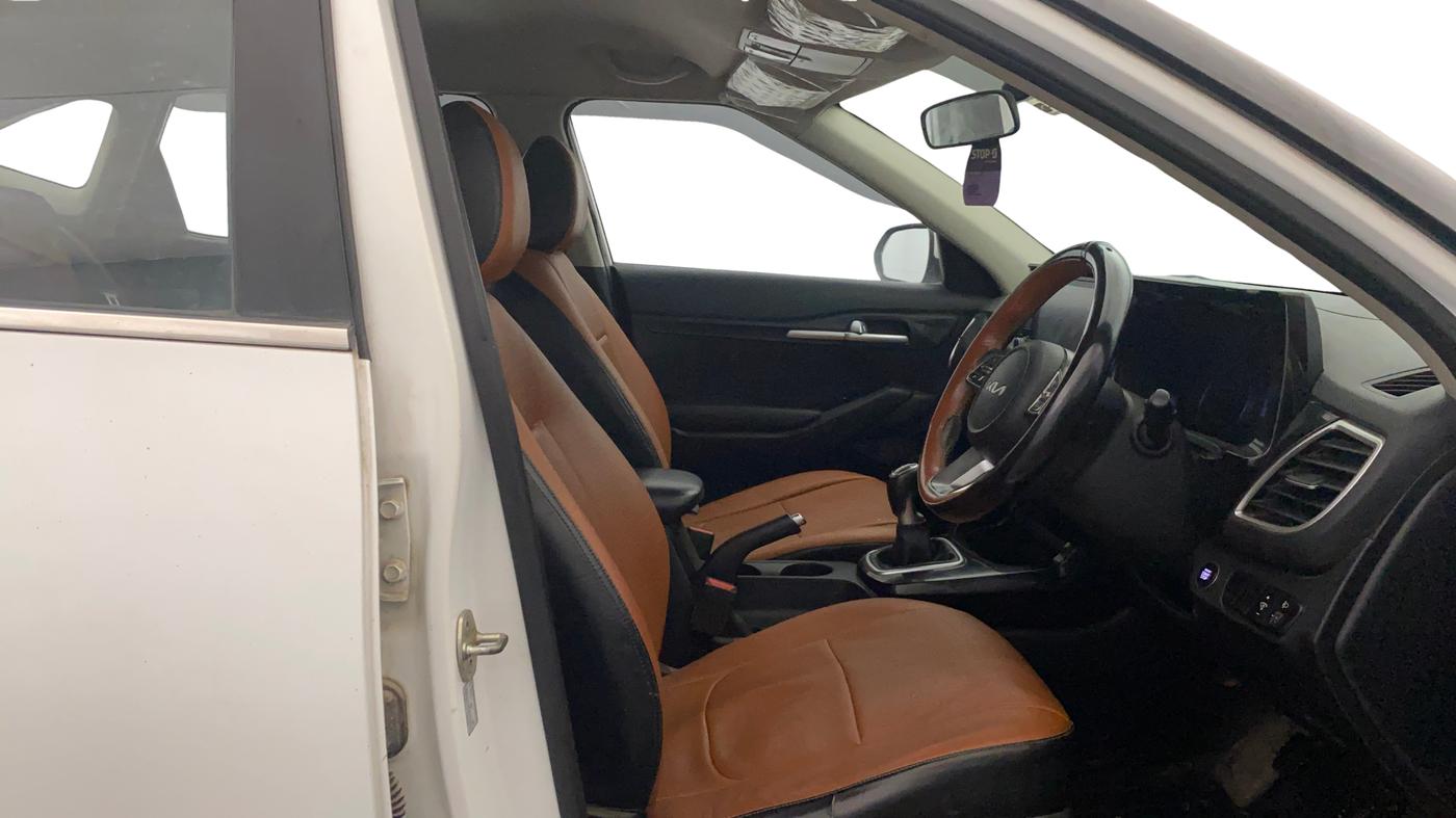 2022 KIA SELTOS HTK PLUS 1.5 DIESEL, Diesel, Manual, 86,665 km, Right Side Front Door Cabin