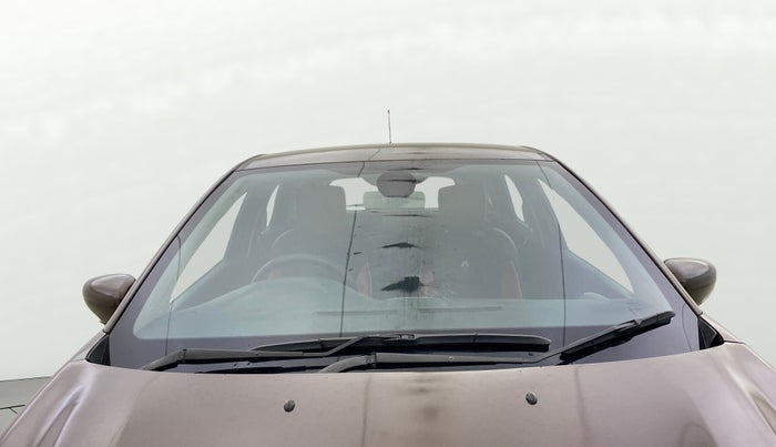 2018 Renault Captur RXE PETROL, Petrol, Manual, 43,316 km, Front Windshield