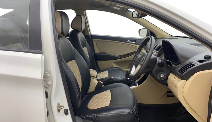 2013 Hyundai Verna FLUIDIC 1.6 CRDI SX, Diesel, Manual, 58,346 km, Right Side Front Door Cabin