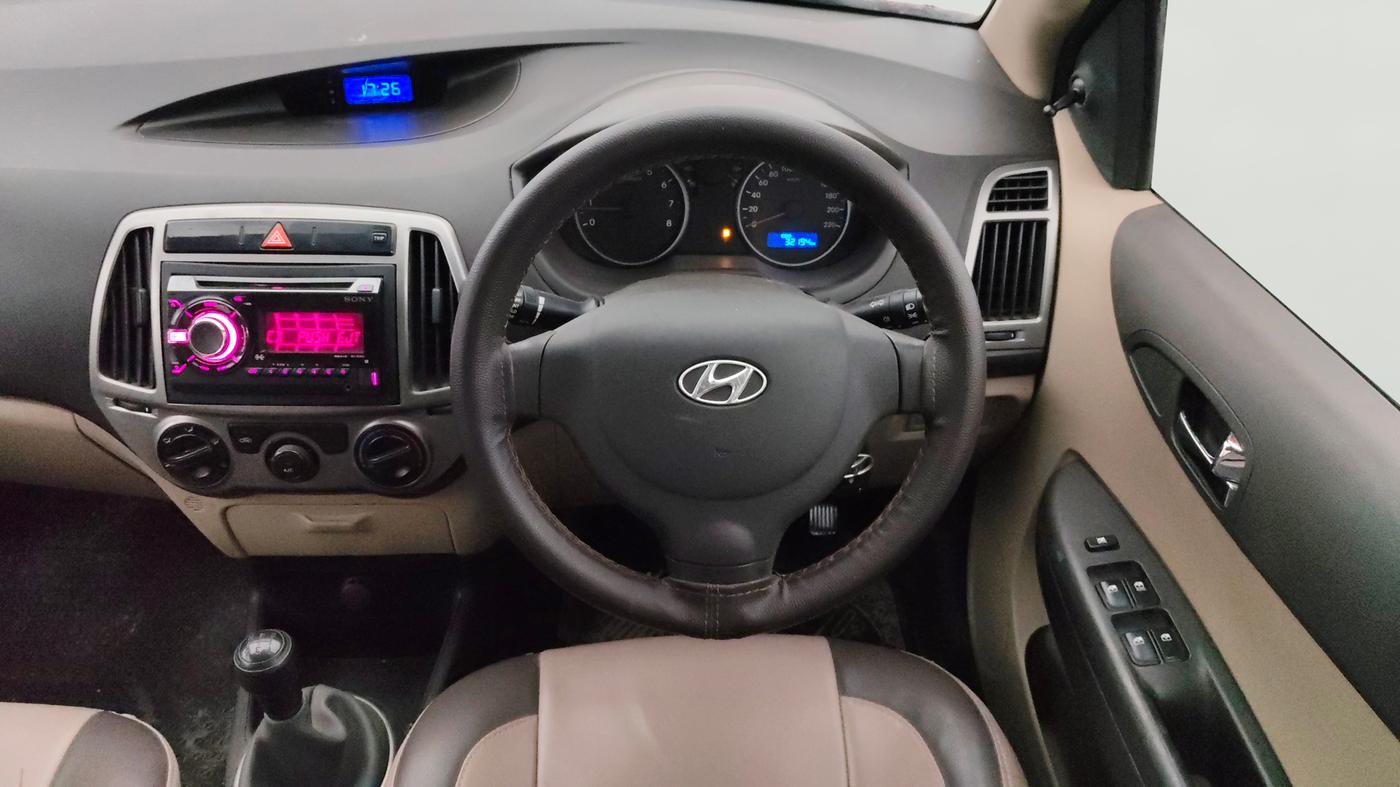 2013 Hyundai i20 MAGNA 1.2, Petrol, Manual, 32,194 km, Steering Wheel Close Up