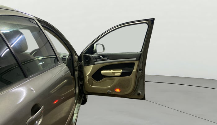 2013 Skoda Laura AMBIENTE 1.9 TDI MT, Diesel, Manual, 1,12,025 km, RHS Front Door