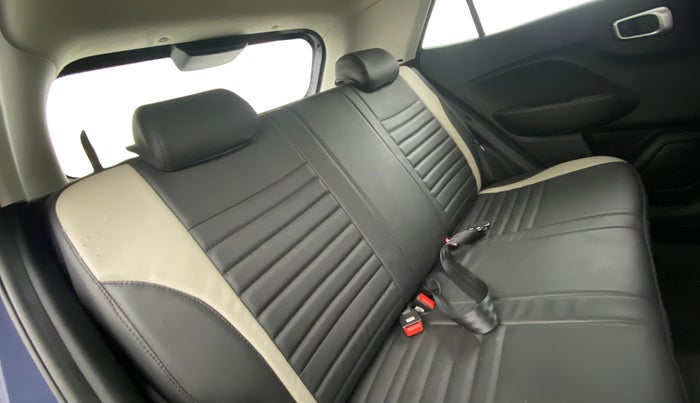 2020 Hyundai VENUE SX PLUS 1.0 TURBO DCT, Petrol, Automatic, 14,840 km, Right Side Rear Door Cabin