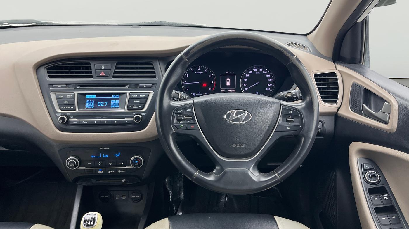2015 Hyundai Elite i20 ASTA 1.2, Petrol, Manual, 1,03,321 km, Steering Wheel Close Up