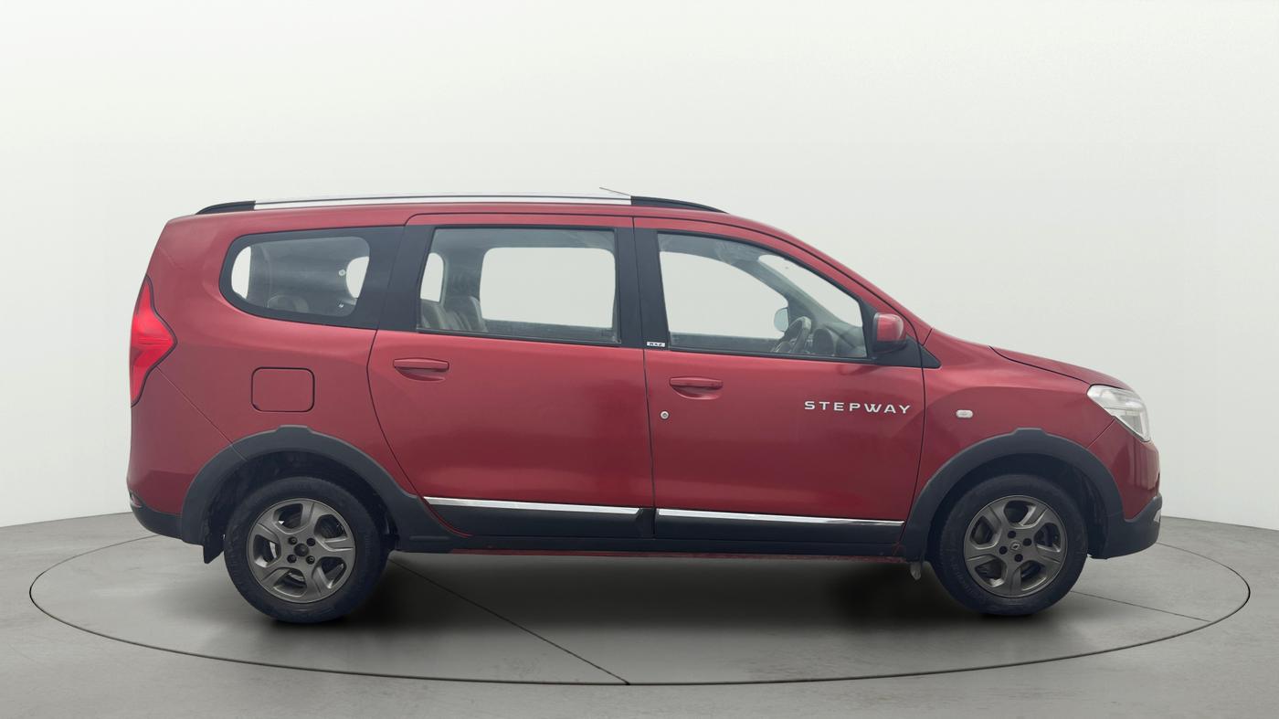 2017 Renault Lodgy 85 PS RXZ STEPWAY 8 STR, Diesel, Manual, 83,902 km, Right Side View