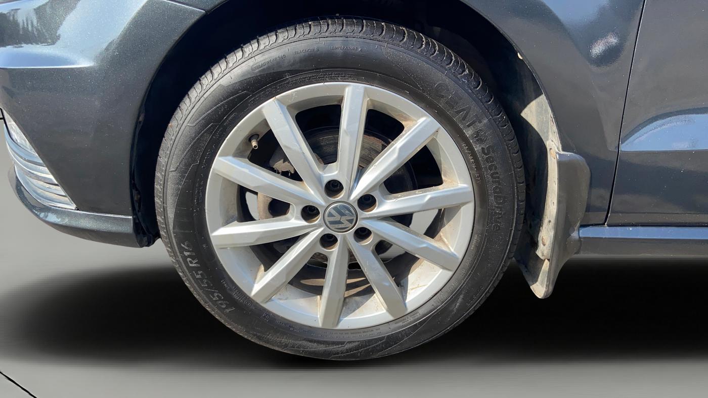 2018 Volkswagen Ameo HIGHLINE PLUS 1.5L AT 16 ALLOY, Diesel, Automatic, 87,218 km, Left Front Wheel