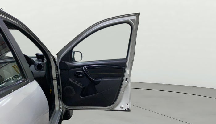 2017 Renault Duster 110 PS RXS SANDSTORM EDITION DIESEL, Diesel, Manual, 68,187 km, RHS Front Door