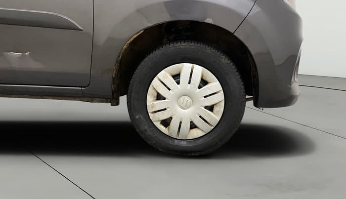 2016 Maruti Alto 800 VXI, Petrol, Manual, 87,762 km, Right Front Wheel