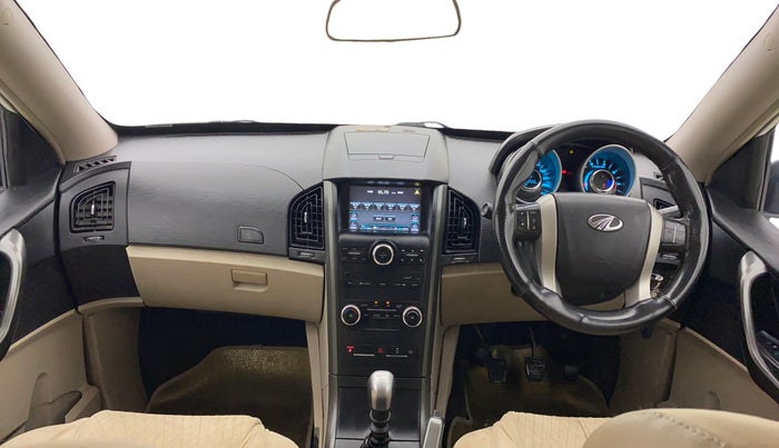 2017 Mahindra XUV500 W6, Diesel, Manual, 99,388 km, Dashboard