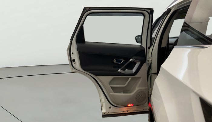 2022 Tata Safari XT PLUS, Diesel, Manual, 69,692 km, LHS Rear Door