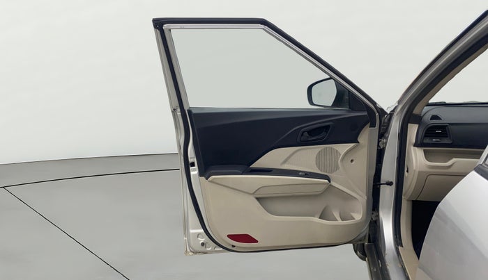 2019 Mahindra XUV300 W4 1.2 PETROL, Petrol, Manual, 75,257 km, LHS Front Door