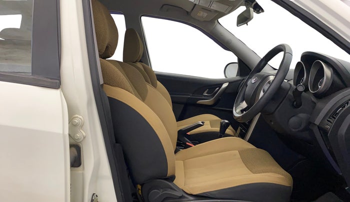 2019 Mahindra XUV500 W7 AT, Diesel, Automatic, 60,037 km, Right Side Front Door Cabin