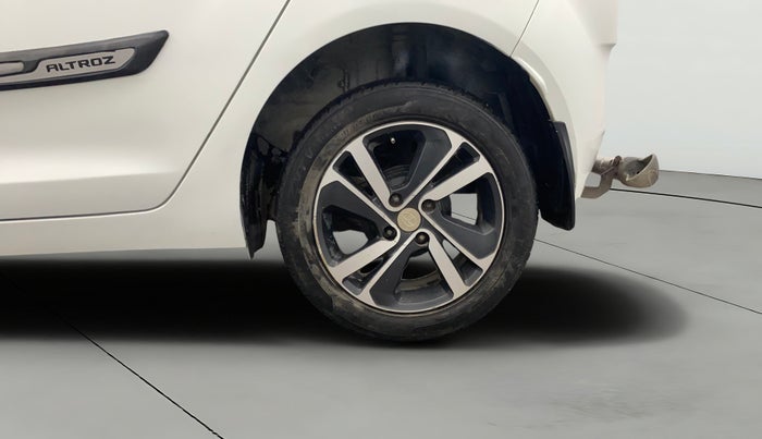 2021 Tata ALTROZ XZ PETROL, Petrol, Manual, 93,195 km, Left Rear Wheel