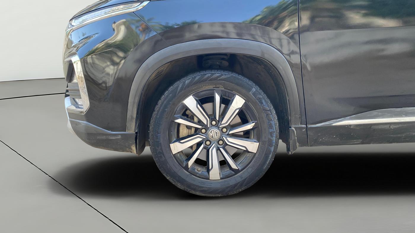 2019 MG HECTOR SHARP 1.5 DCT PETROL, Petrol, Automatic, 1,18,069 km, Left Front Wheel