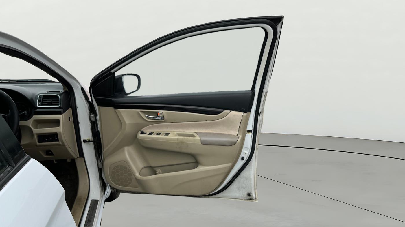 2016 Maruti Ciaz VXI+AT, Petrol, Automatic, 1,20,281 km, RHS Front Door