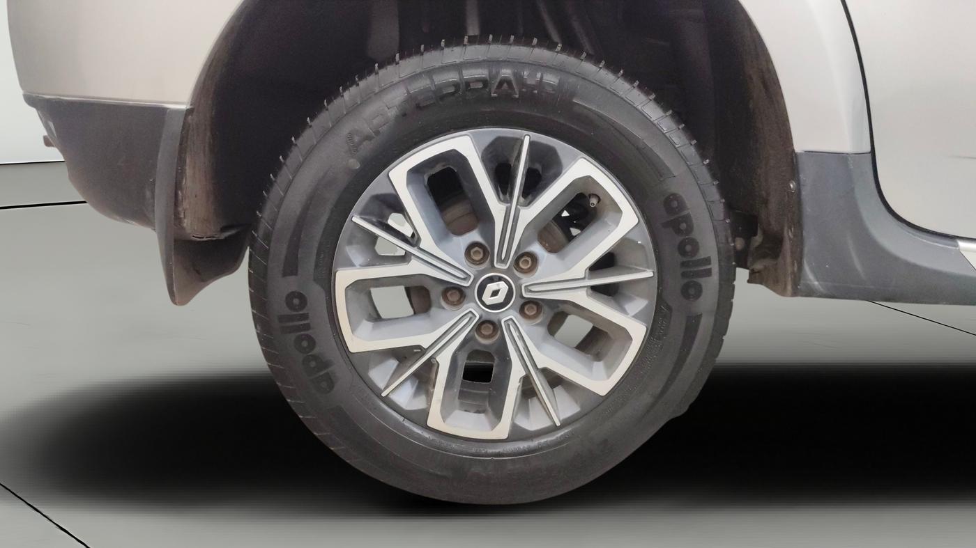 2021 Renault Duster RXZ 1.5 PETROL MT, Petrol, Manual, 26,525 km, Right Rear Wheel