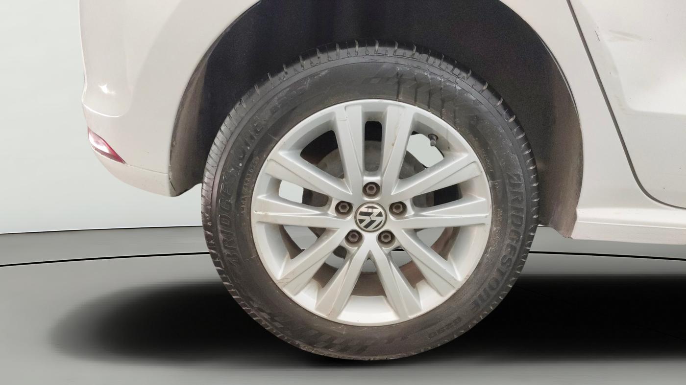 2015 Volkswagen Polo GT TSI AT, Petrol, Automatic, 1,23,444 km, Right Rear Wheel