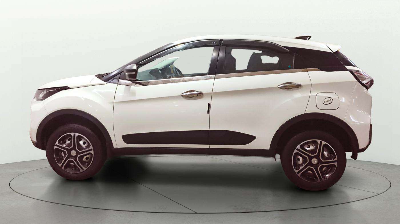 2023 Tata NEXON XE PETROL, Petrol, Manual, 34,899 km, Left Side