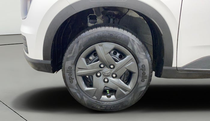 2025 Hyundai VENUE S 1.2, Petrol, Manual, 6,192 km, Left Front Wheel