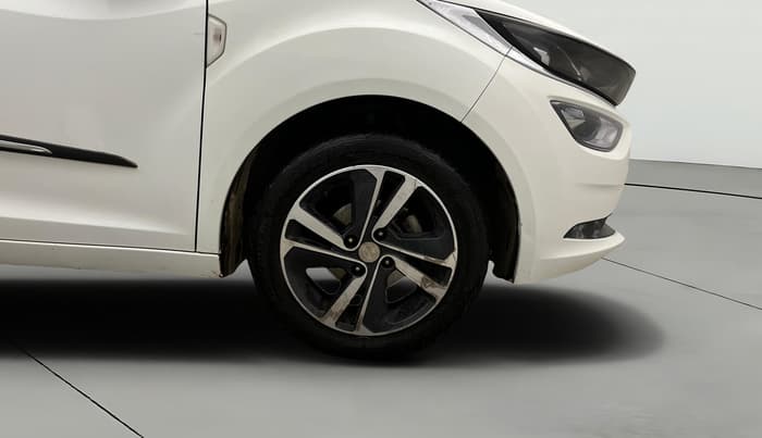 2024 Tata ALTROZ XZ PLUS SUNROOF CNG, CNG, Manual, 43,344 km, Right Front Wheel