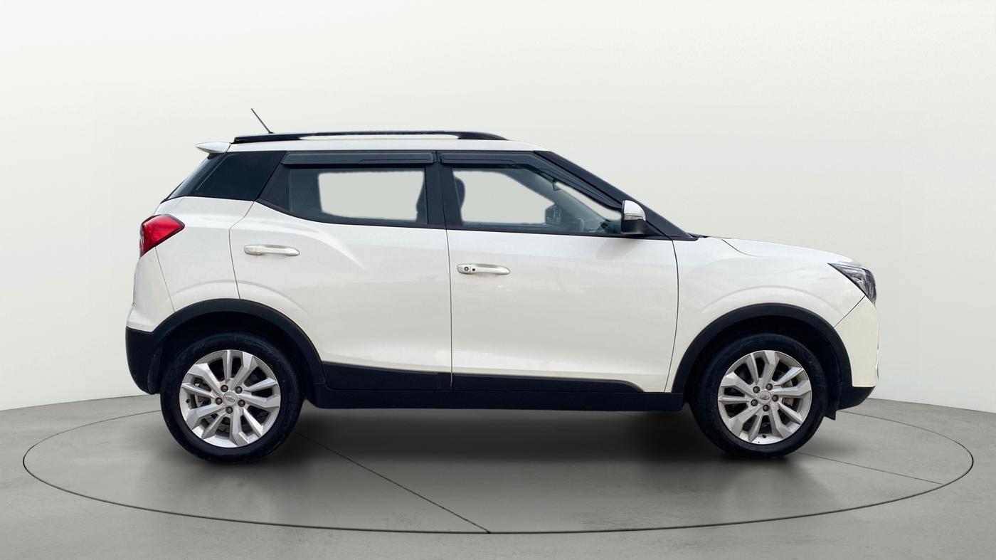 2021 Mahindra XUV300 W8 1.2 PETROL, Petrol, Manual, 38,257 km, Right Side View