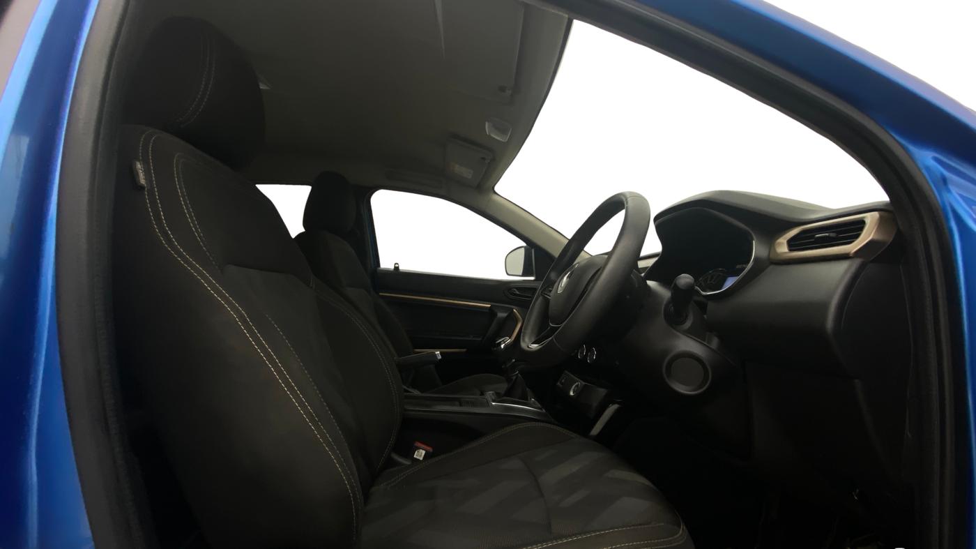 2021 Renault Kiger RXT (O) MT, Petrol, Manual, 29,845 km, Right Side Front Door Cabin