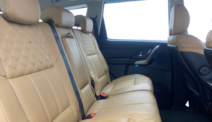 2021 Mahindra XUV500 W11, Diesel, Manual, 65,170 km, Right Side Rear Door Cabin