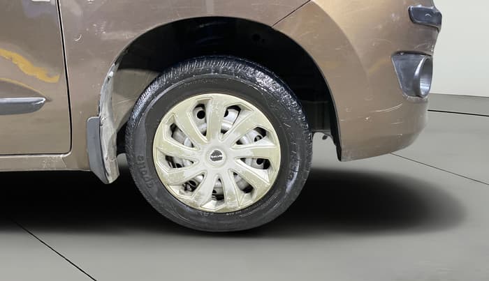 2013 Maruti Wagon R 1.0 LXI, Petrol, Manual, 35,260 km, Right Front Wheel