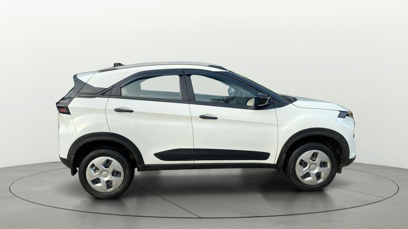 2024 Tata NEXON Pure 1.2 Petrol 6AMT, Petrol, Manual, 27,941 km, Right Side View