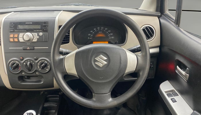 2013 Maruti Wagon R 1.0 LXI CNG, CNG, Manual, 77,933 km, Steering Wheel Close Up