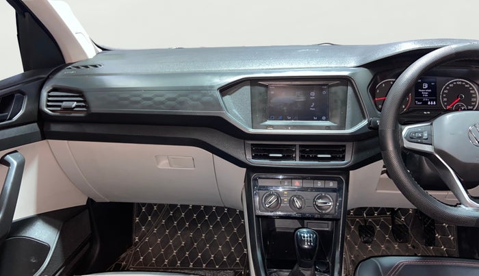 2023 Volkswagen TAIGUN COMFORTLINE 1.0 TSI MT, Petrol, Manual, 12,833 km, Air Conditioner