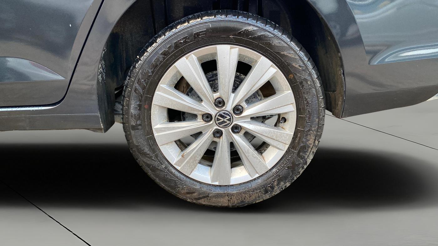 2024 Volkswagen VIRTUS HIGHLINE TSI 1.0 MT, Petrol, Manual, 52,096 km, Left Rear Wheel
