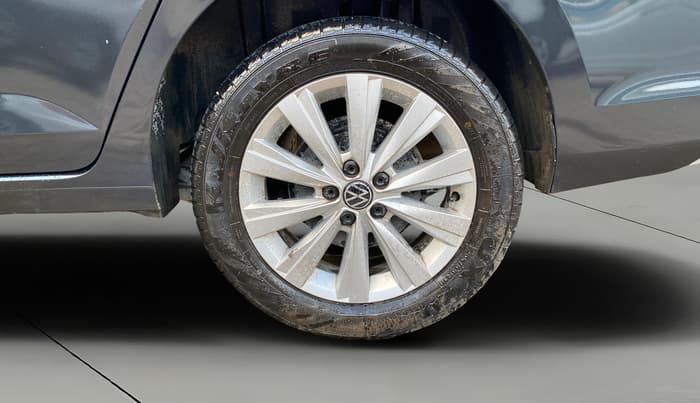 2024 Volkswagen VIRTUS HIGHLINE TSI 1.0 MT, Petrol, Manual, 52,096 km, Left Rear Wheel