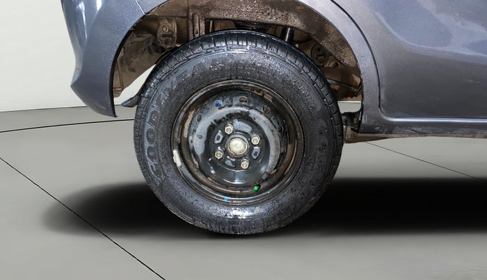 2018 Maruti Alto 800 VXI, Petrol, Manual, 32,990 km, Right Rear Wheel