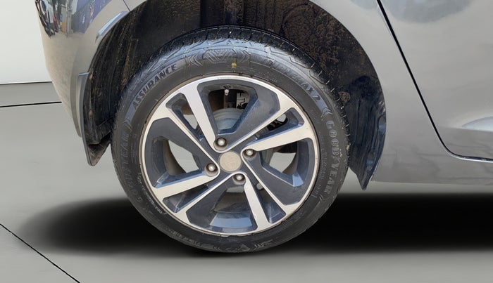 2022 Tata ALTROZ XZA, Petrol, Automatic, 36,755 km, Right Rear Wheel