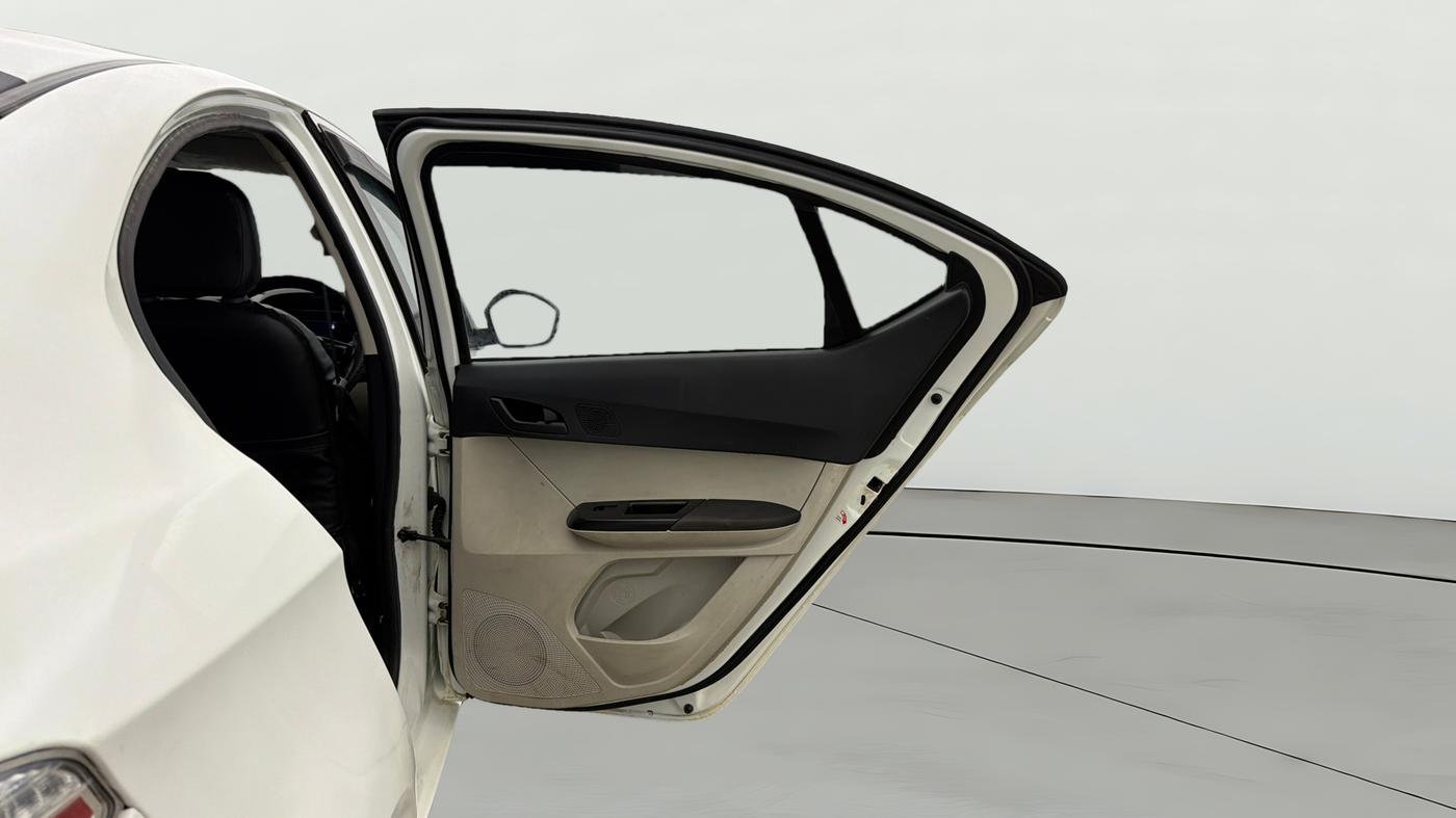 2024 Tata TIGOR XZ CNG, CNG, Manual, 79,353 km, RHS Rear Door