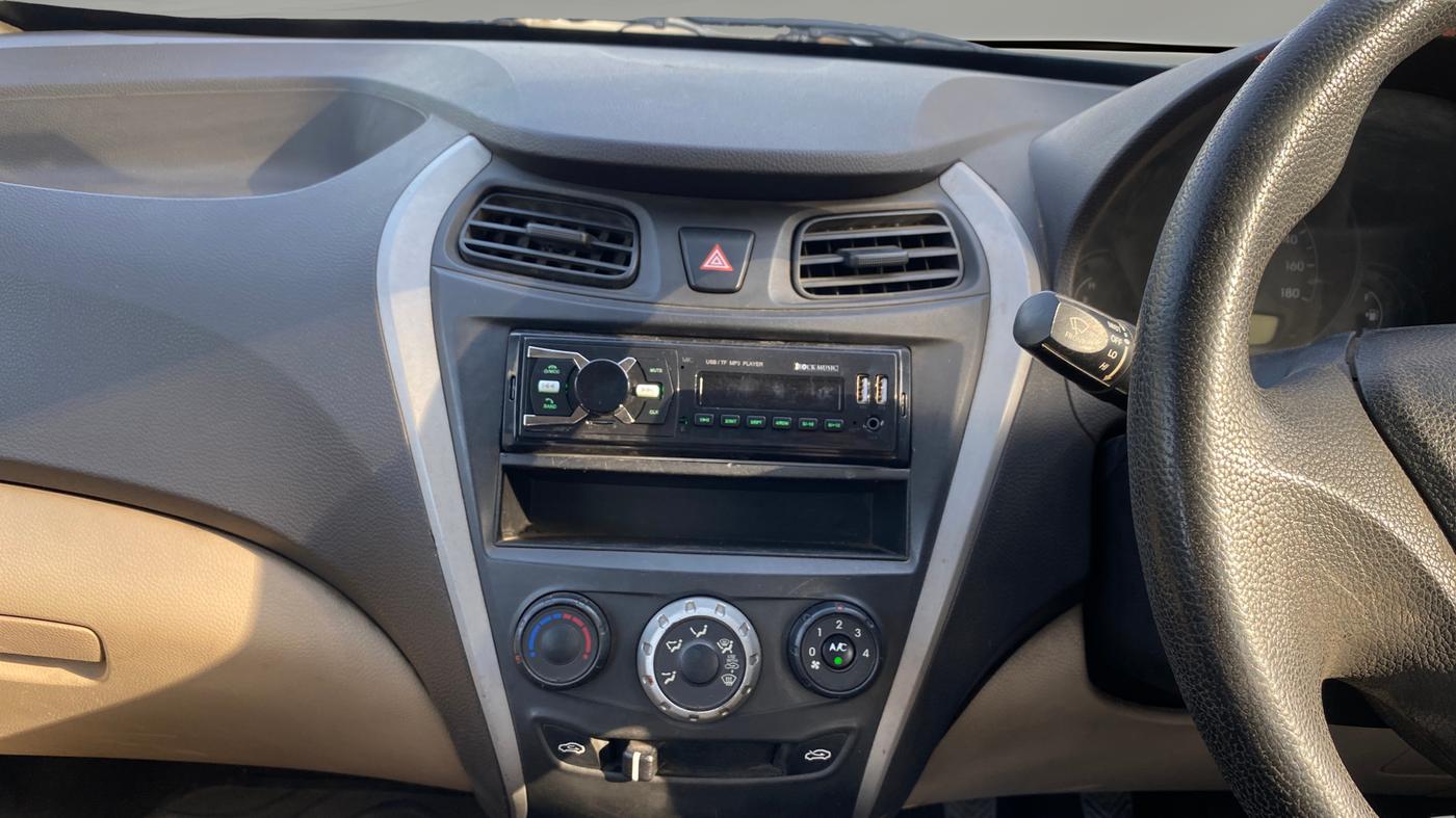 2016 Hyundai Eon ERA +, Petrol, Manual, 1,11,911 km, Air Conditioner