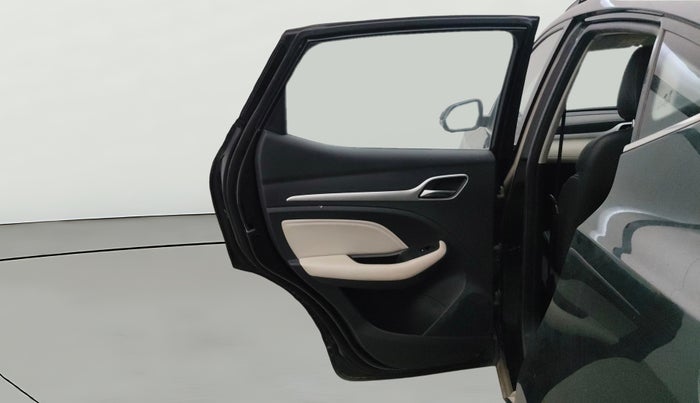 2022 MG ASTOR SHARP 1.5 MT, Petrol, Manual, 6,255 km, LHS Rear Door