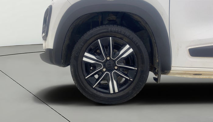 2022 Renault Kwid CLIMBER 1.0 AMT Dual Tone , Petrol, Automatic, 10,758 km, Left Front Wheel