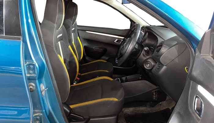 2022 Renault Kwid CLIMBER AMT 1.0, Petrol, Automatic, 33,667 km, Right Side Front Door Cabin