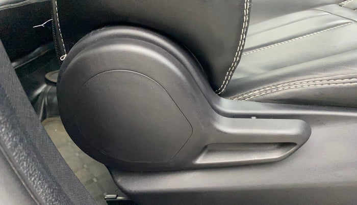 2022 Tata NEXON XM SUNROOF PETROL, Petrol, Manual, 20,133 km, Driver Side Adjustment Panel