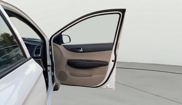 2013 Hyundai i20 MAGNA (O) 1.2, Petrol, Manual, 96,014 km, RHS Front Door